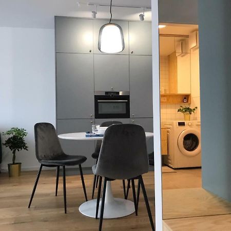 New Modern Urban Apartment Bratislava Extérieur photo